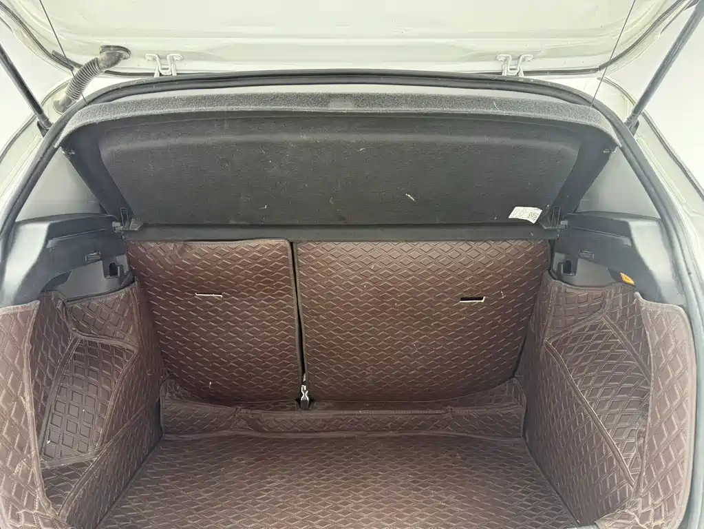 VOLKSWAGEN EXPLORING THE SHADOW