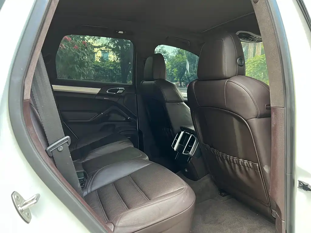 Porsche Cayenne 2012 Cayenne GTS 4.8L