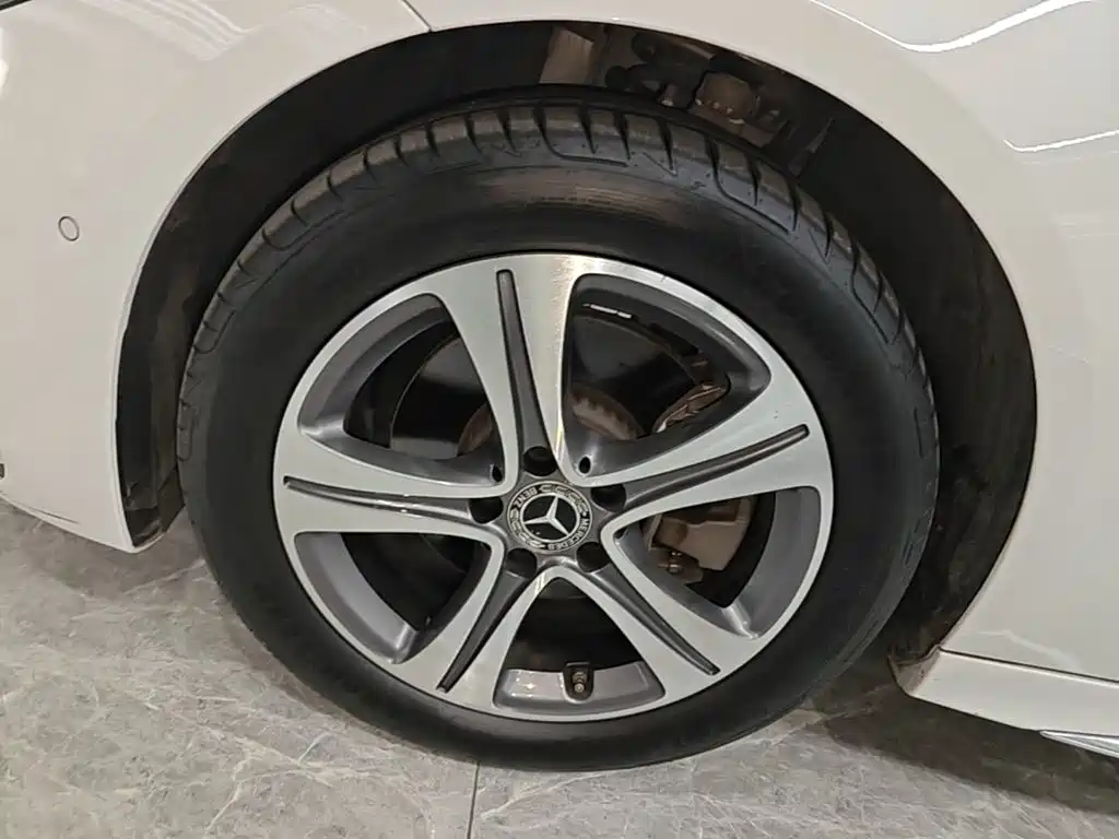 Mercedes-Benz C-Class — миниатюра 23