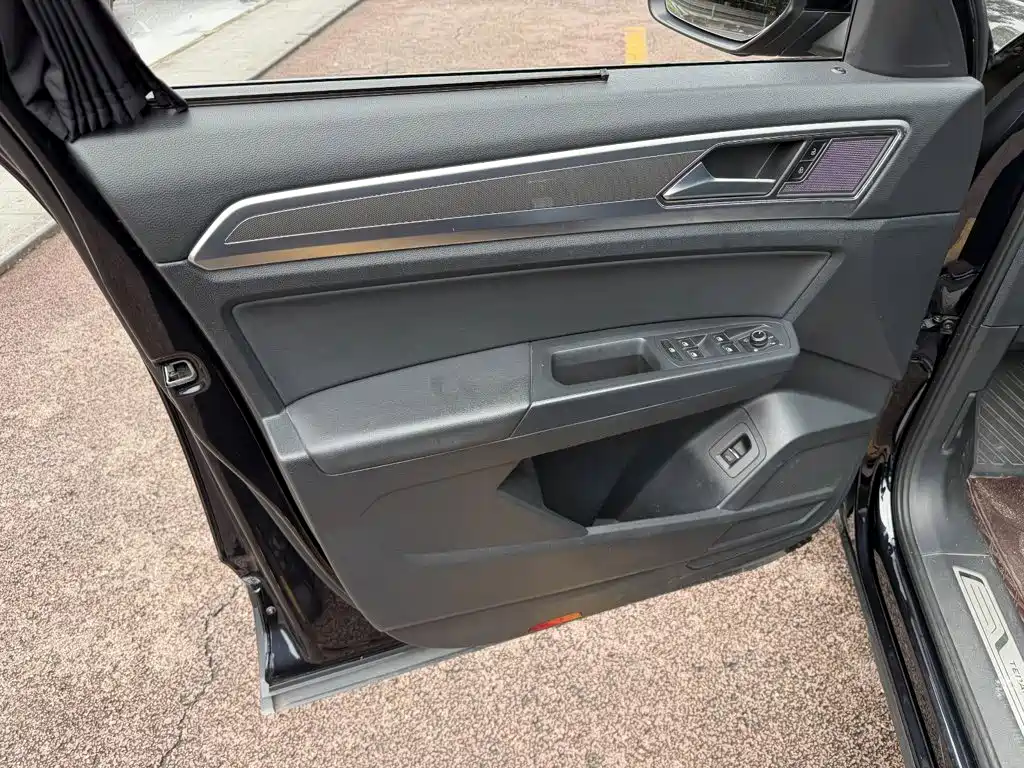 Volkswagen Teramont — миниатюра 6