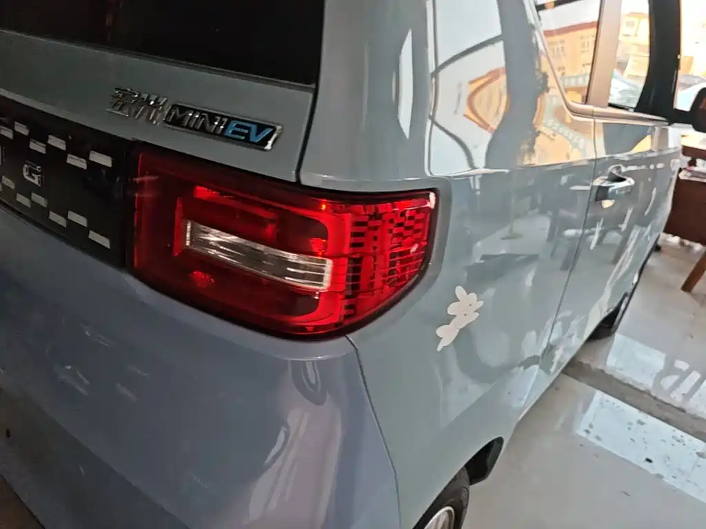 Wuling MINIEV — миниатюра 8