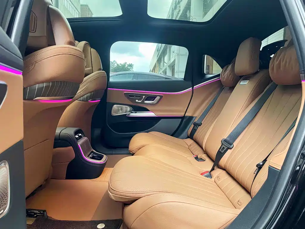Mercedes-Benz E-Class — миниатюра 10