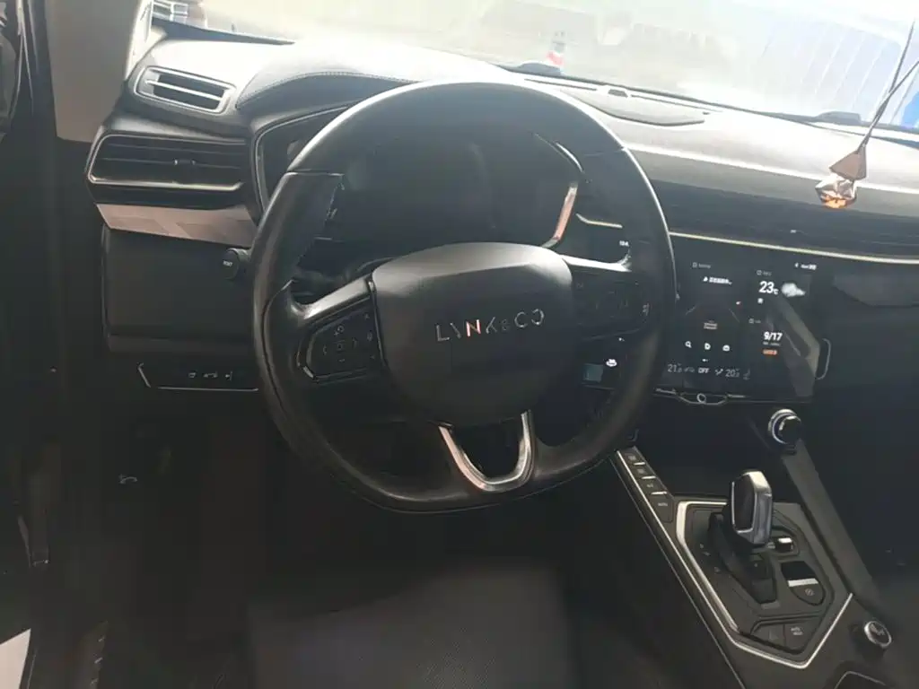 Lynk & Co 01 — миниатюра 14