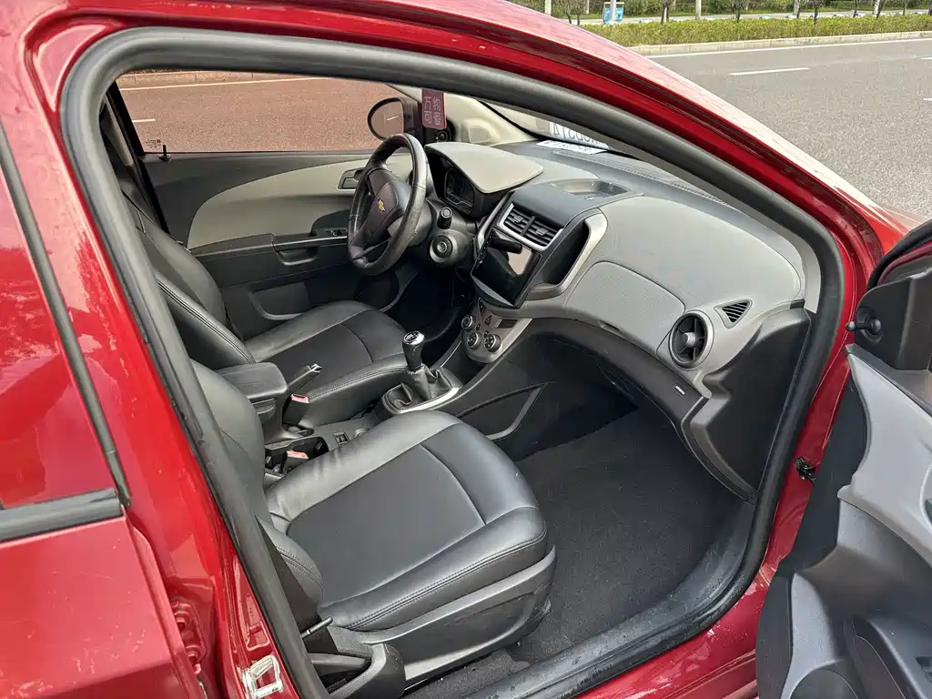 Chevrolet Aveo — миниатюра 8
