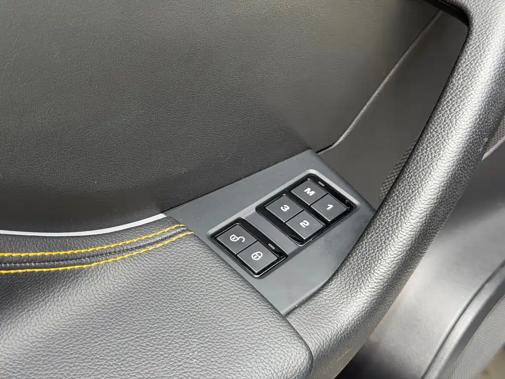 Jaguar F-PACE — миниатюра 25