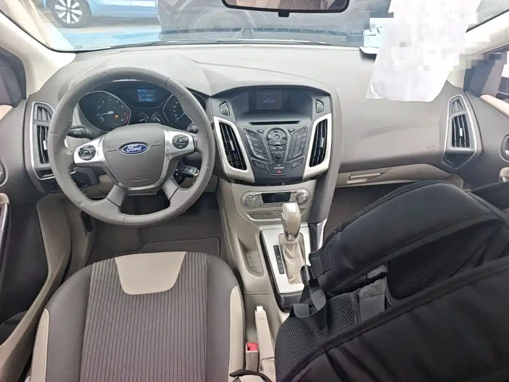 Ford Focus — миниатюра 10