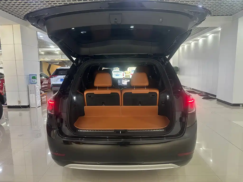 AITO ASK THE WORLD M9