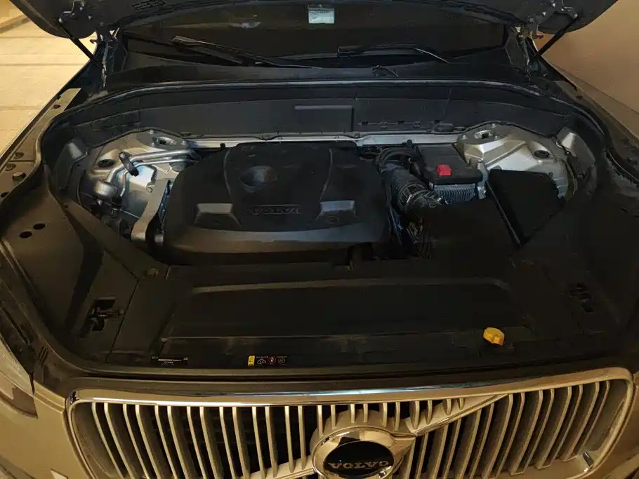 Volvo XC90 — миниатюра 10