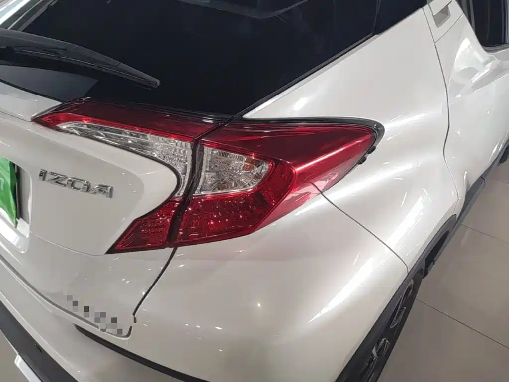 Toyota IZOA — миниатюра 8