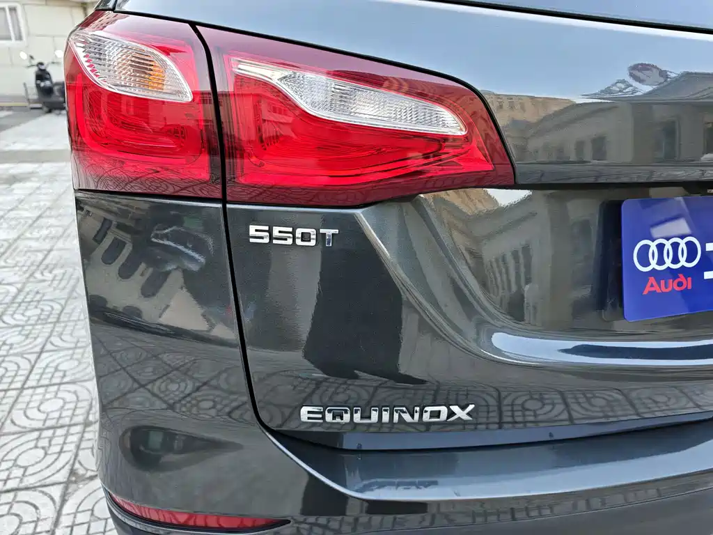Chevrolet Equinox — миниатюра 16