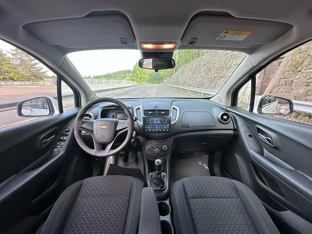 Chevrolet Trax 1.4T Manual 2WD Comfort Type, фото 4