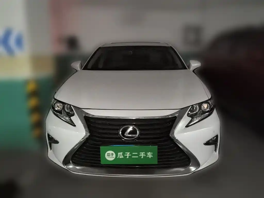 Lexus ES — миниатюра 2