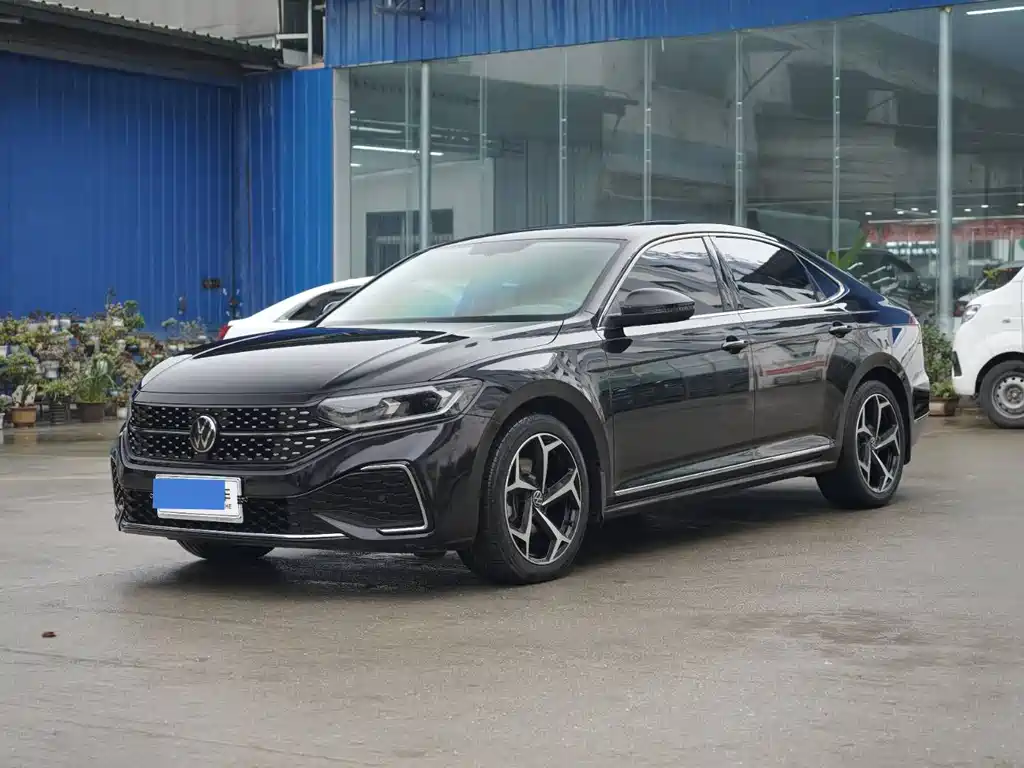 Volkswagen Passat 2023