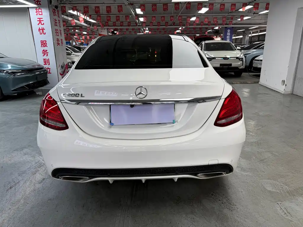 Mercedes-Benz C-Class — миниатюра 11