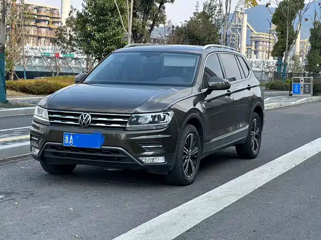 VOLKSWAGEN TIGUAN L