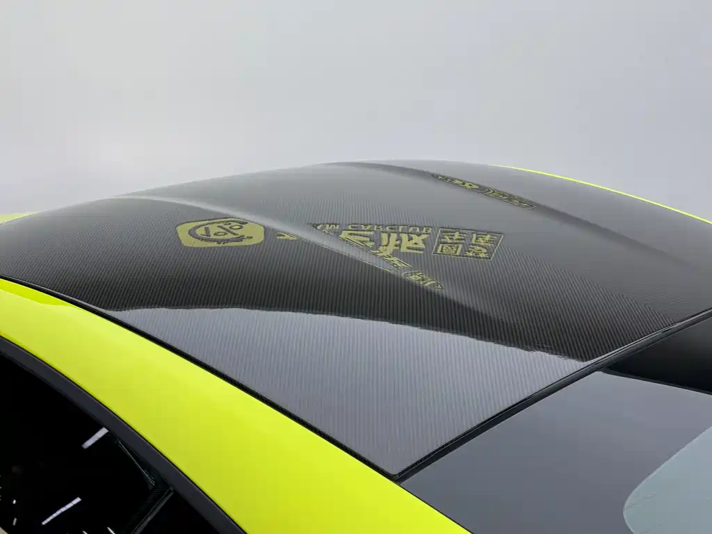 Aston Martin V8 Vantage — миниатюра 10