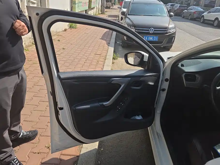 Citroen Elysee — миниатюра 7