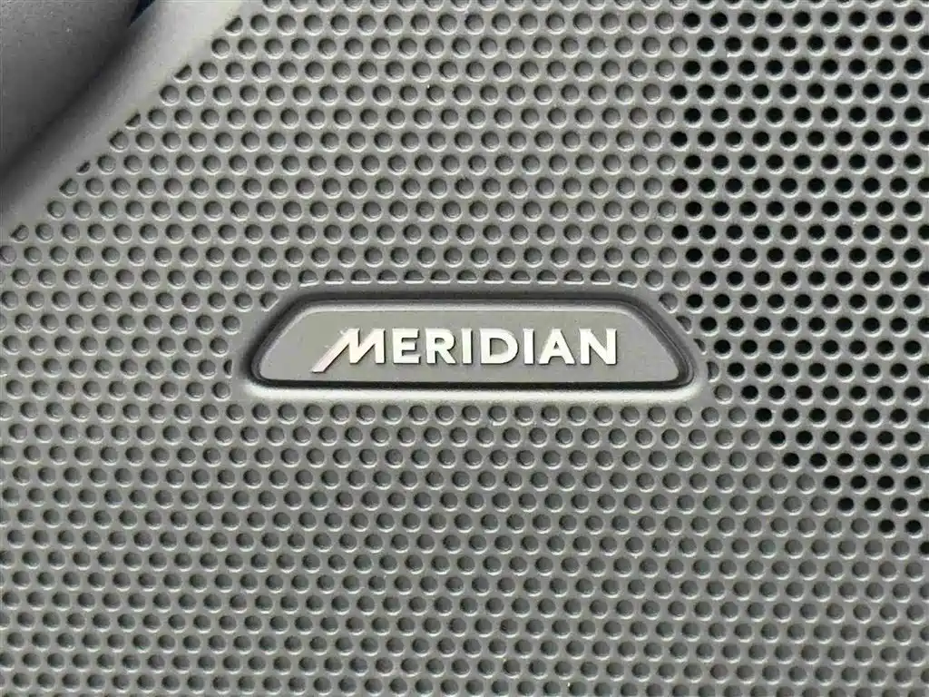 Land Rover Velar — миниатюра 16