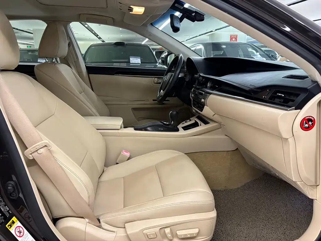 Lexus ES — миниатюра 9