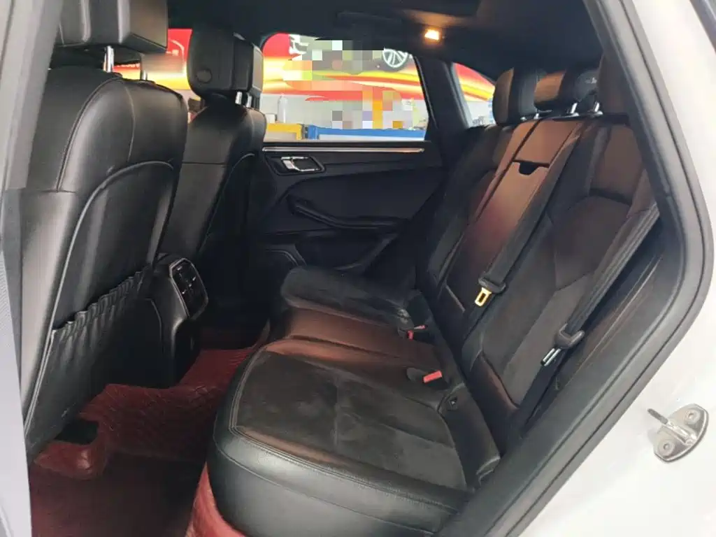Porsche Macan — миниатюра 17