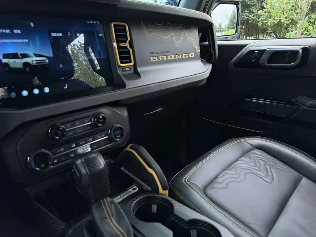Ford Bronco — миниатюра 4