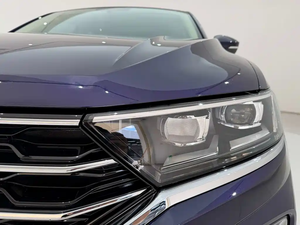 Volkswagen T-Roc — миниатюра 9