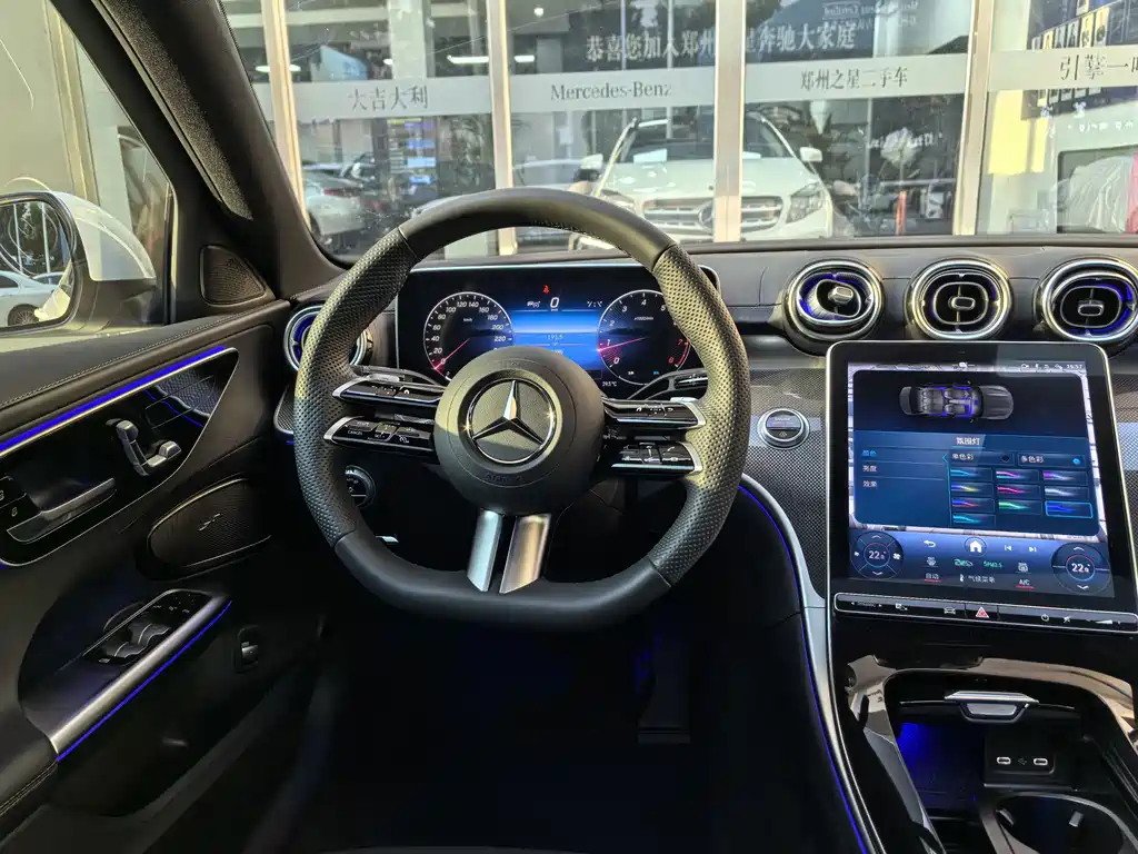 Mercedes-Benz C-Class — миниатюра 12