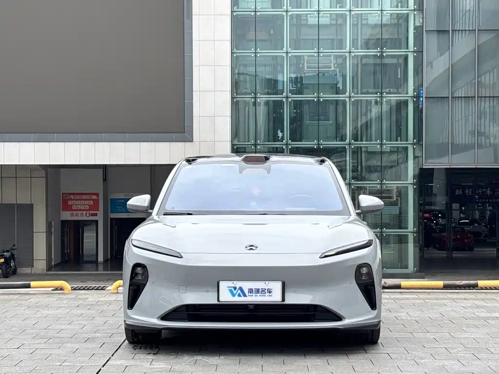 NIO ET5 — миниатюра 2