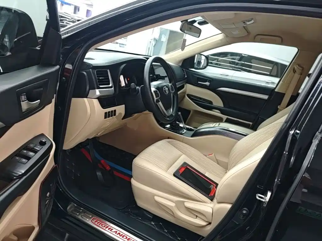 Toyota Highlander — миниатюра 16