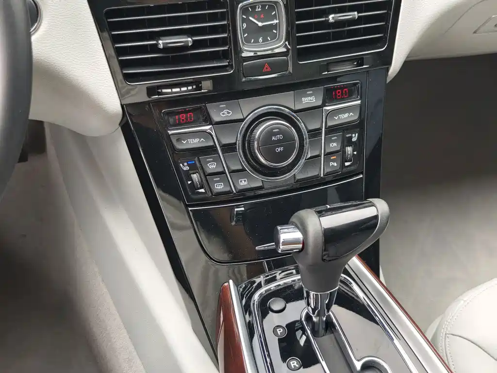 Hongqi Hongqi H7 — миниатюра 23
