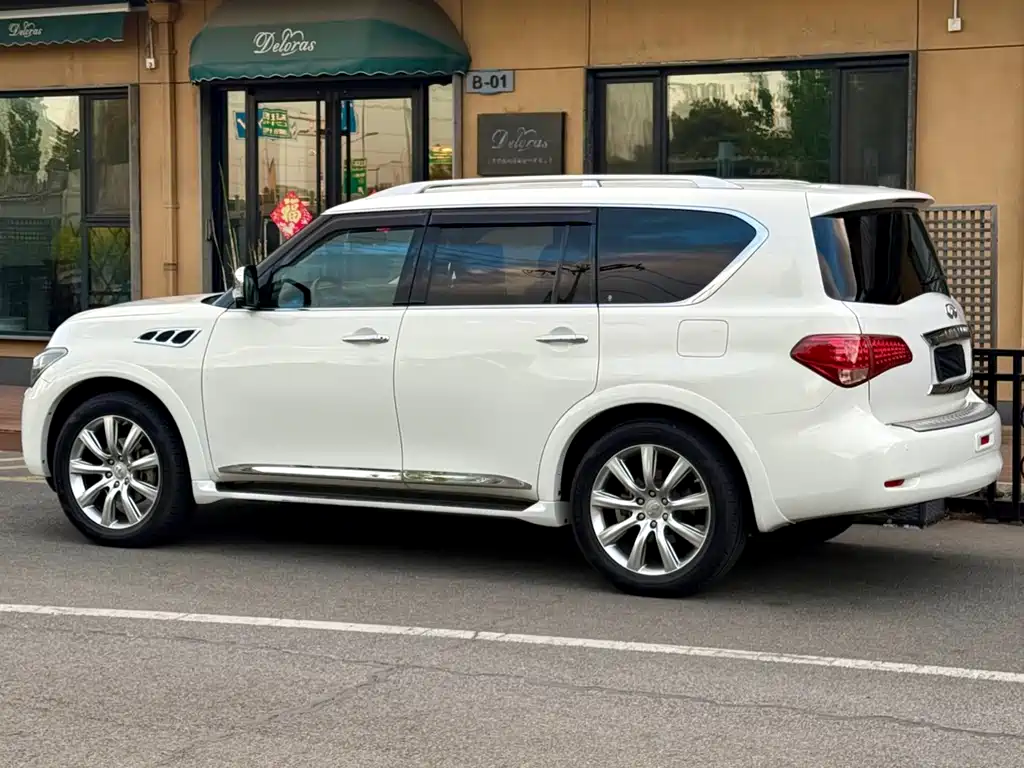 Infiniti QX 2011 QX56