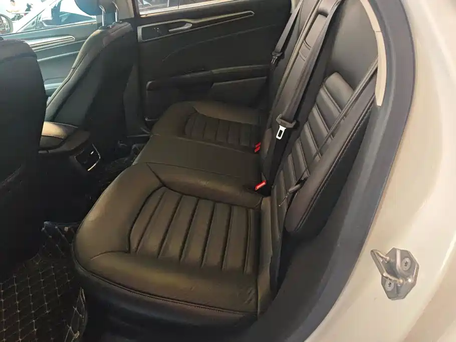 Ford Mondeo — миниатюра 11