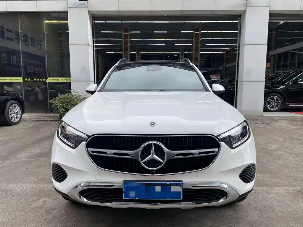 Mercedes-Benz GLC 2023 GLC 260 L 4MATIC 5 мест