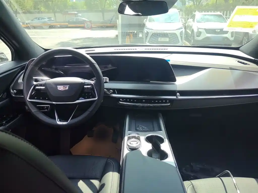 Cadillac XT5 — миниатюра 14
