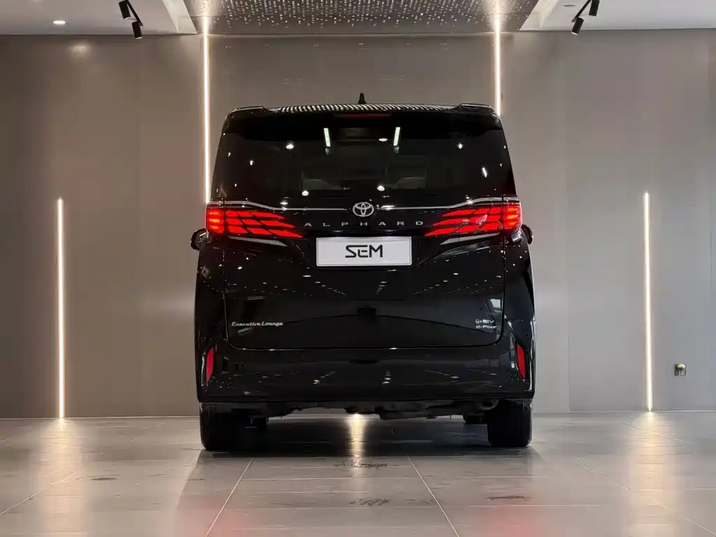 Toyota Alphard — миниатюра 5