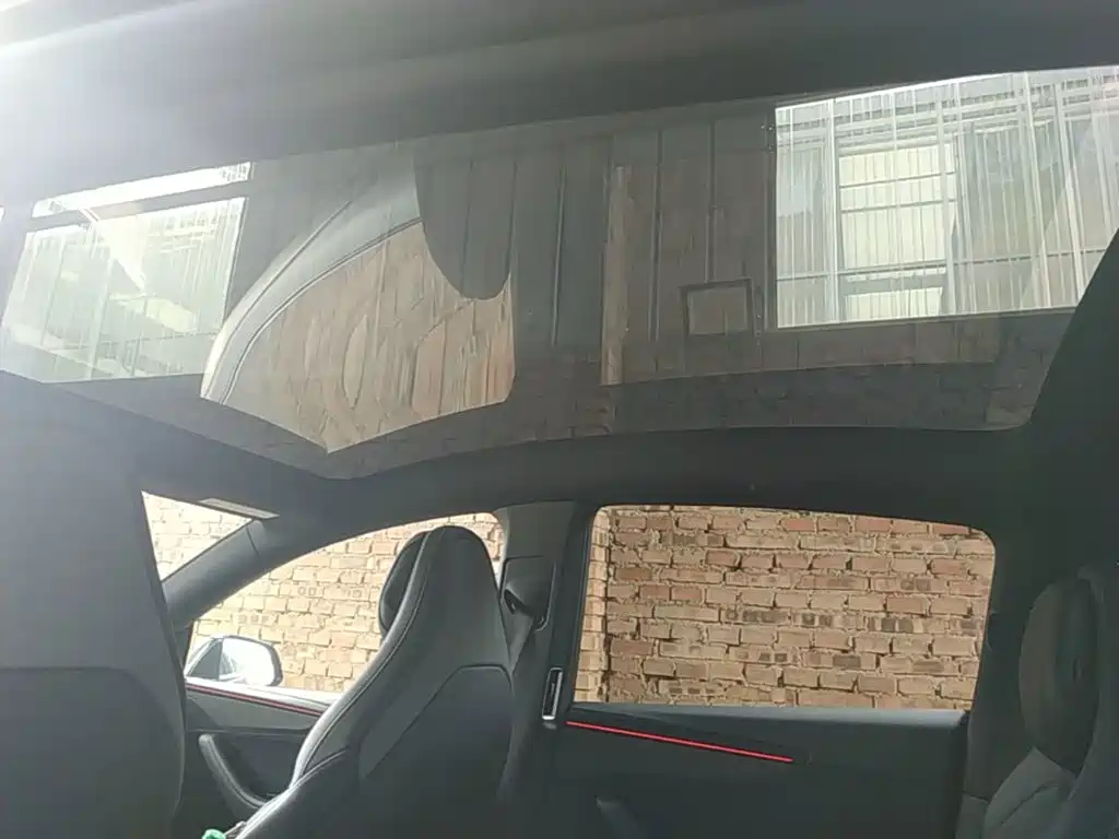 Tesla Model Y L — миниатюра 18