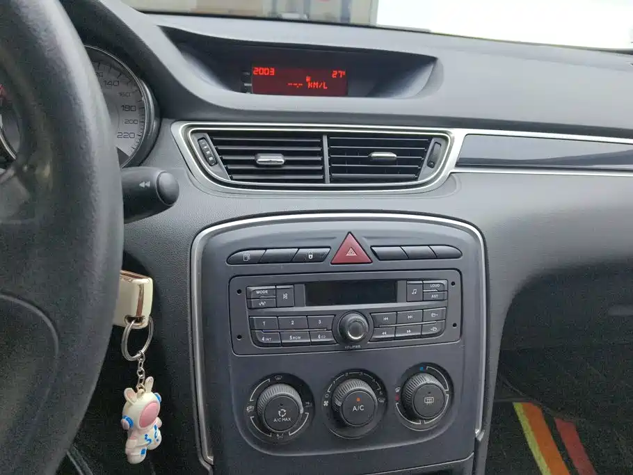 Peugeot 308 — миниатюра 13
