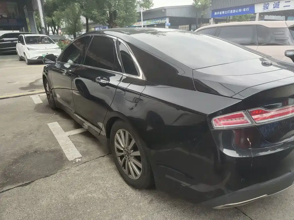 Lincoln MKZ — миниатюра 11