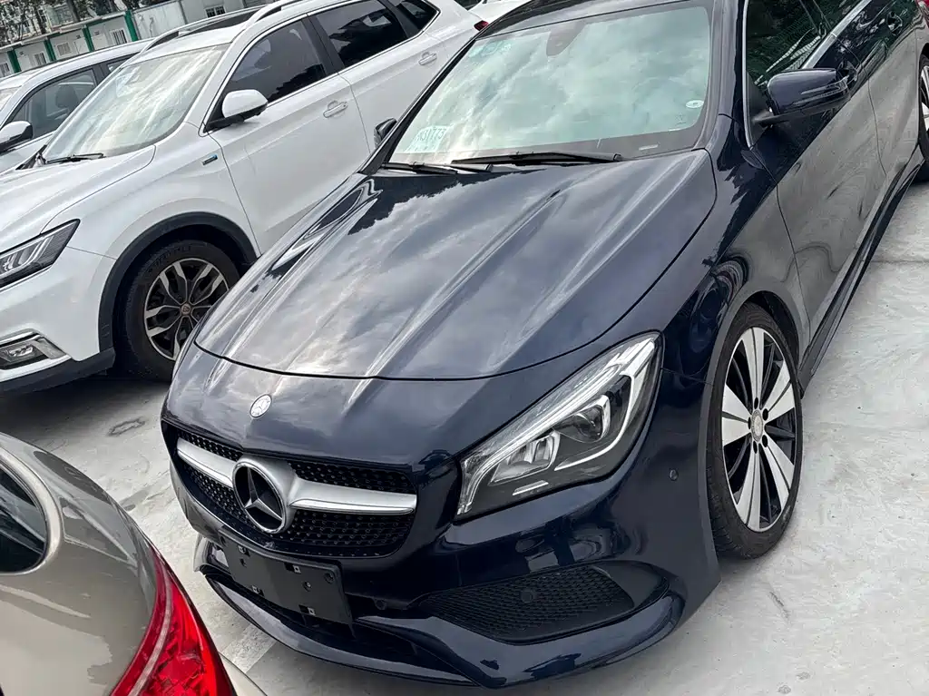 MERCEDES-BENZ CLA
