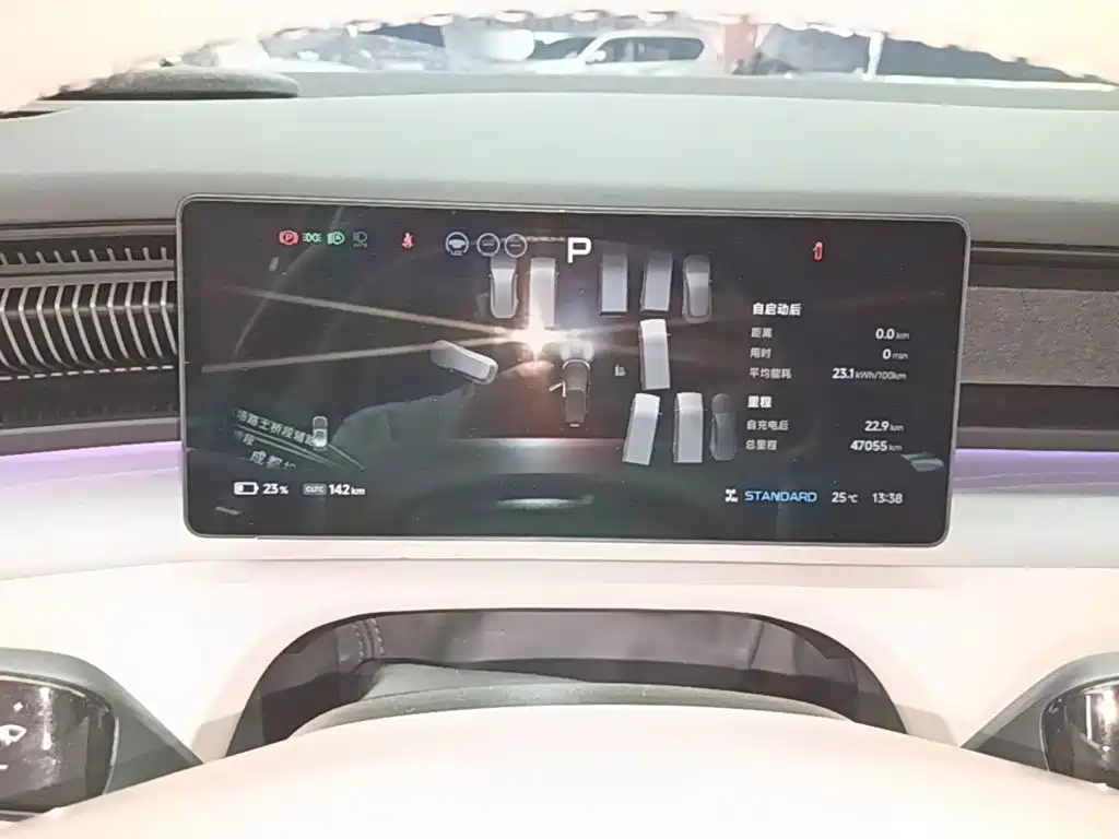 XPeng X9 — миниатюра 12