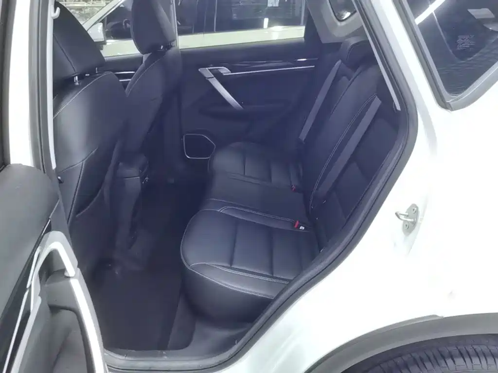 Geely Binyue — миниатюра 17