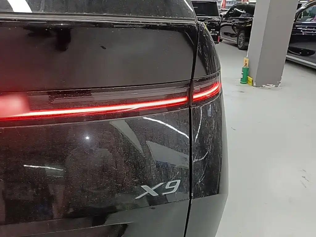 XPeng X9 — миниатюра 8
