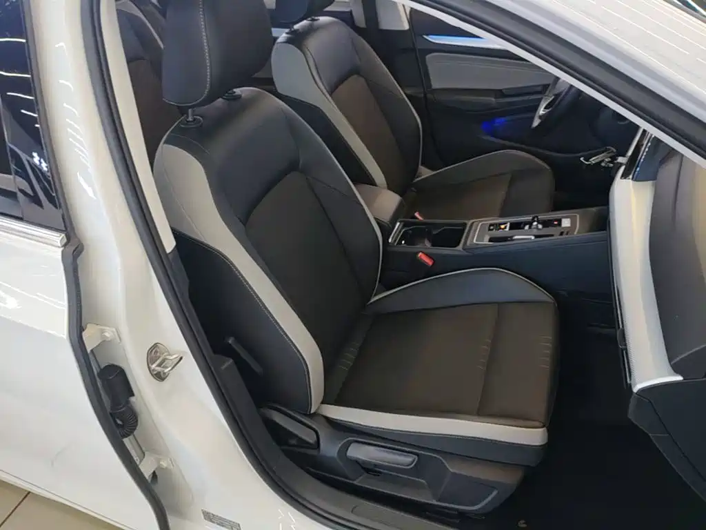 Volkswagen Golf — миниатюра 25