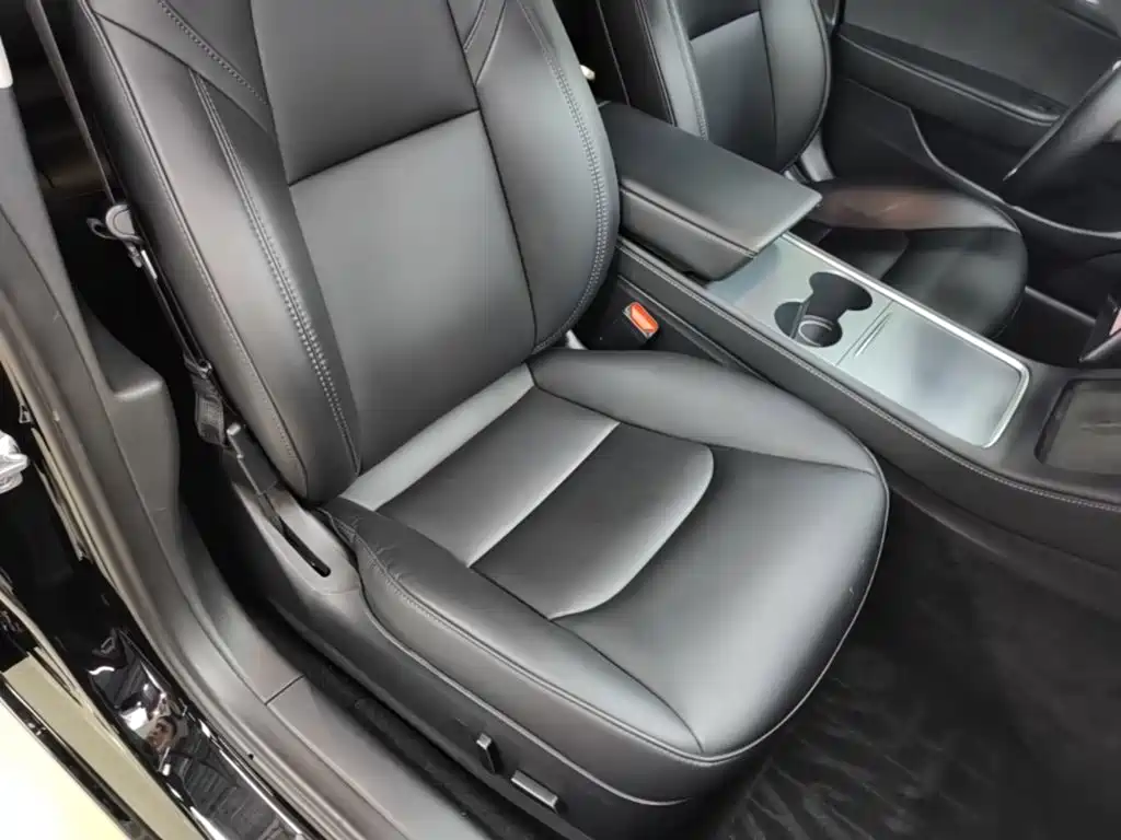 Tesla Model 3 — миниатюра 25