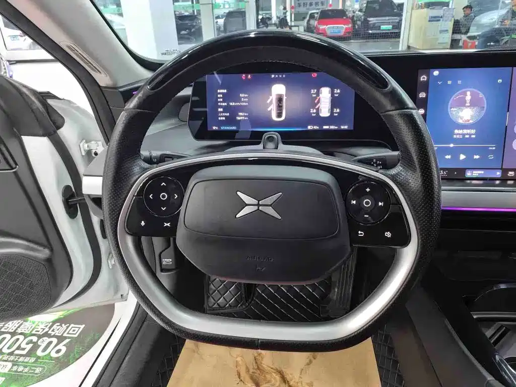 XPeng P7 — миниатюра 4