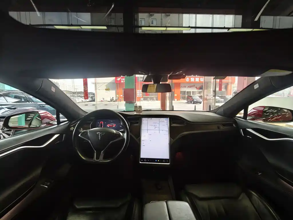 Tesla Model S — миниатюра 9