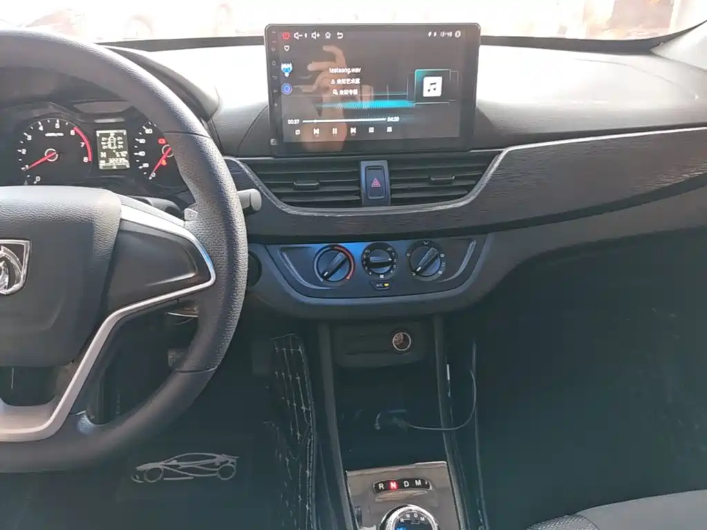 Baojun 310W — миниатюра 13