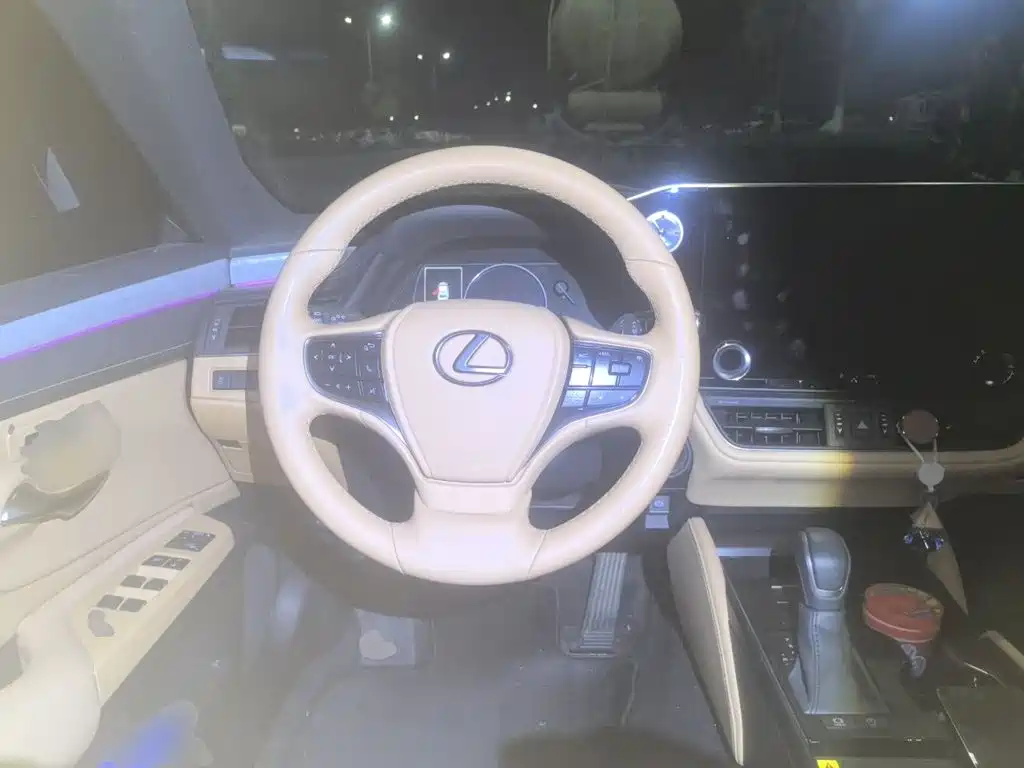 Lexus ES — миниатюра 6