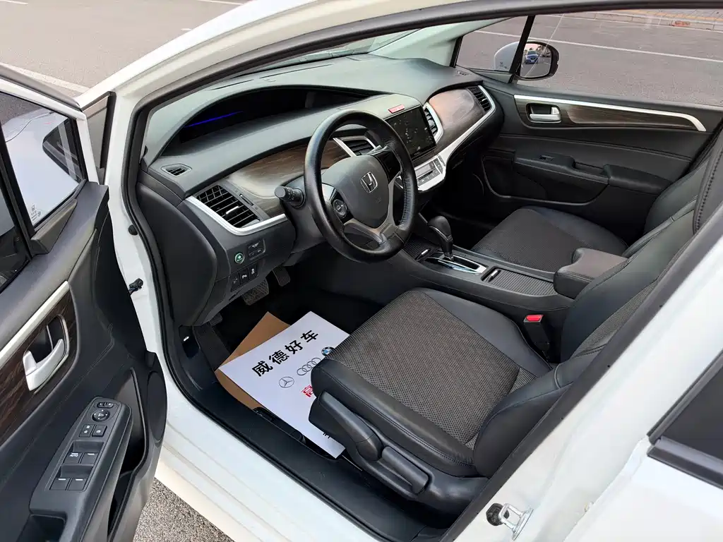 Honda Jade — миниатюра 8