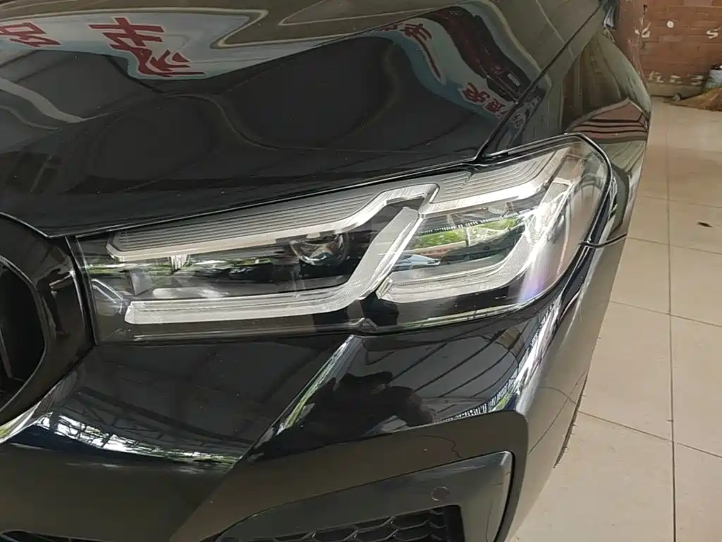 BMW 5 Series — миниатюра 24